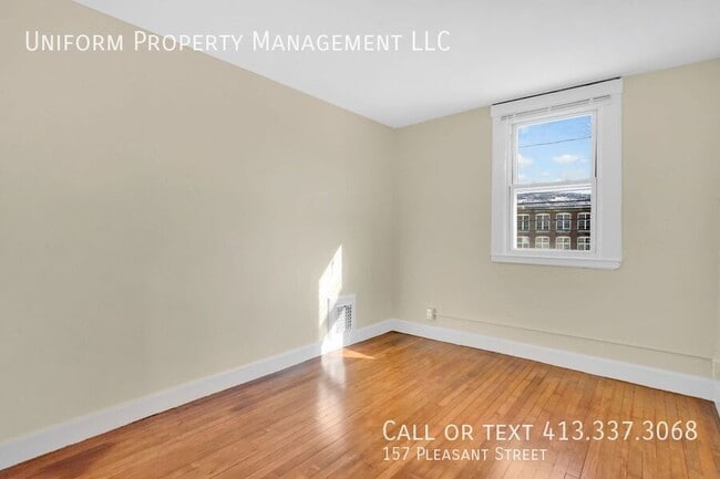 Building Photo - 157 Pleasant St