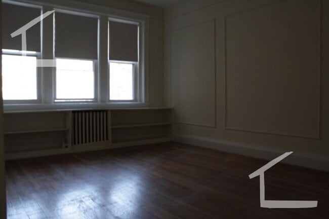 Building Photo - No Brokers Fee, No Security Deposit, heat, Hot Water Included, Laundry on a Site, Parking