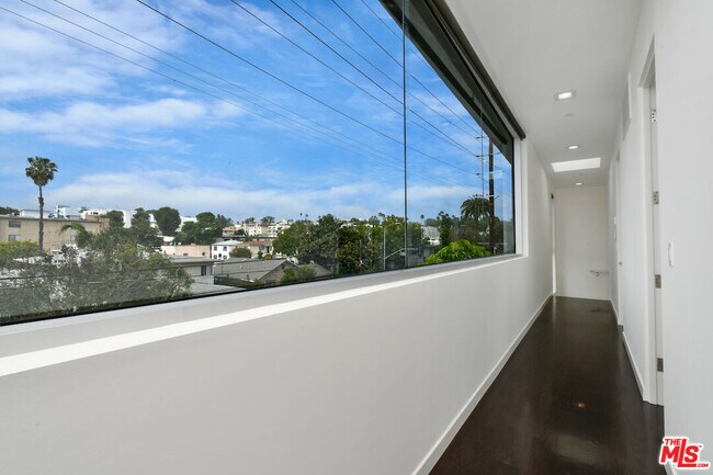 Building Photo - 11610 Ohio Ave