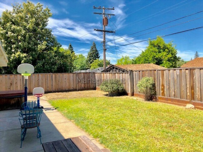 Building Photo - Popular Eichler model 4 Bed / 2 Bath / 1,742 Sqft Walnut Creek single-family house in the Rancho ...