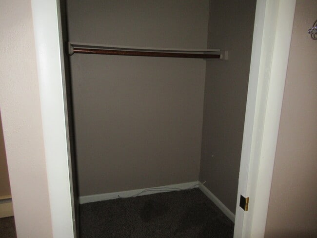 Building Photo - 2501 W Willamette Ave