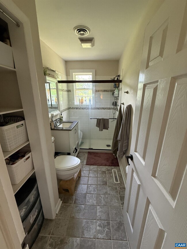 Building Photo - 301 Georgetown Ln