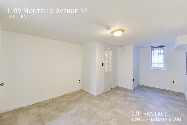 Building Photo - H Street Corridor Expansive Entertaining 3...