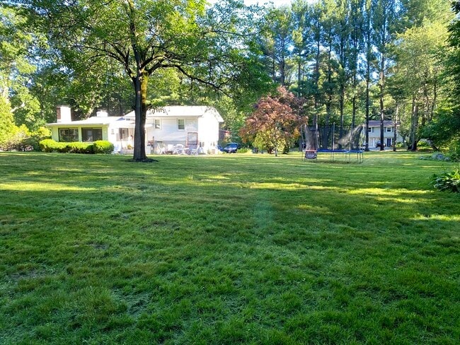 Building Photo - 15 Winchester Dr