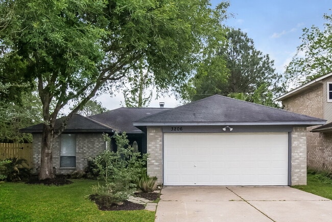 Building Photo - 3206 Teakwood Cir