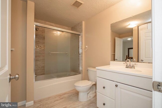 Building Photo - 5241 Pleasure Cove Court