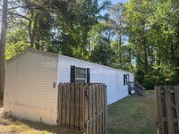 Building Photo - 9499 Wendi Dr NE