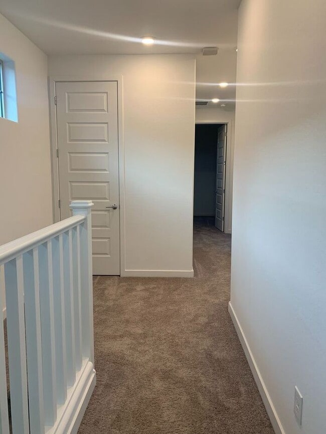 Building Photo - Newer home in most desirable home in Chandler, 3 Bed2 bath