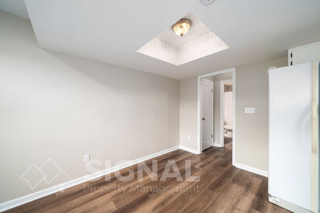 Building Photo - 1223 Magnolia Pl