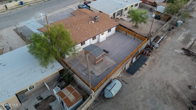Building Photo - 513 Gilmore Way