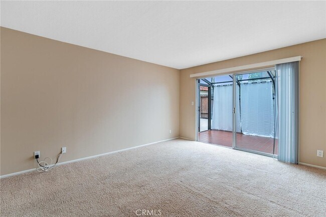 Building Photo - 13 Rockrose Way
