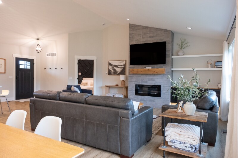 Building Photo - 7269 Yellowstone Dr