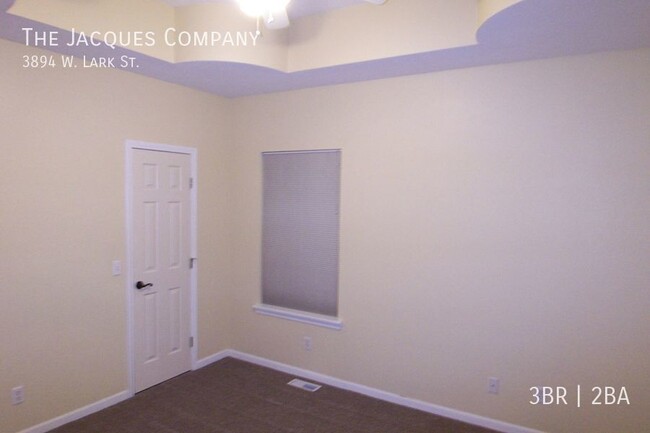 Building Photo - Show Place Available - 3 Bedroom 2 Bath - ...