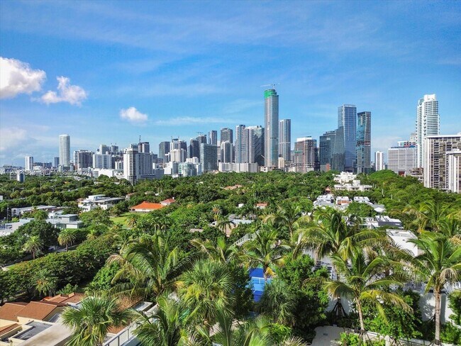Building Photo - 2200 Brickell Ave