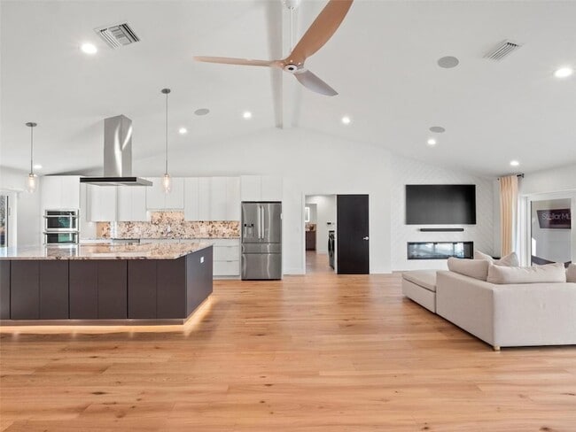 Building Photo - 1021 Temple Grove Pl