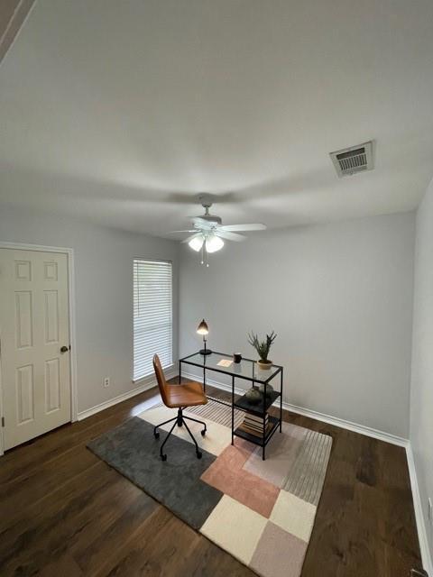 Building Photo - 2610 Carlow Dr