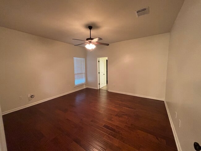 Building Photo - 408 Oak Branch Dr