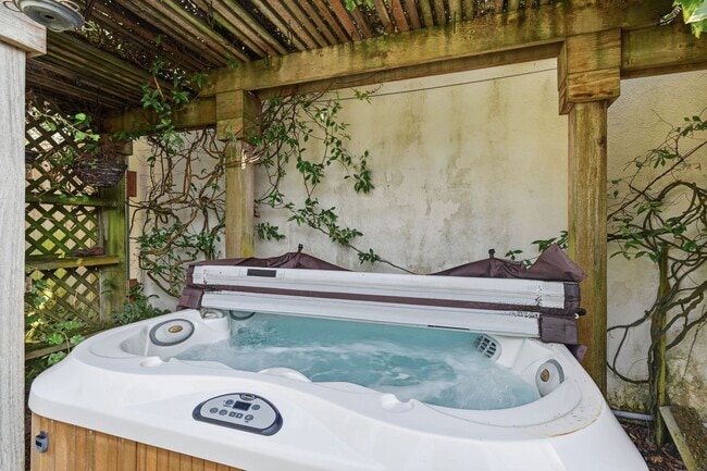 Building Photo - 3421 Buena Vista St