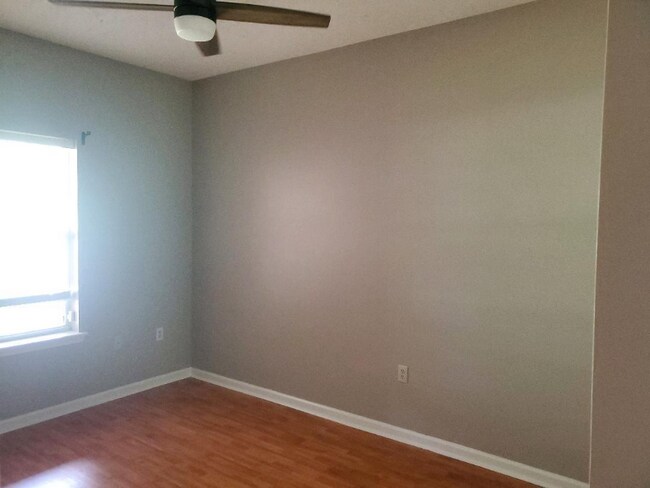 Building Photo - 183 Melody Ln