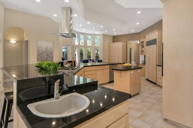 Building Photo - Gorgeous Monte Sereno Estate on Spacious Private Lot