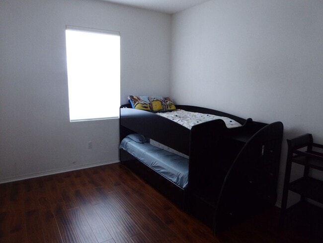 Building Photo - COMING SOON! Beautifully Remodeled 3-Bedro...