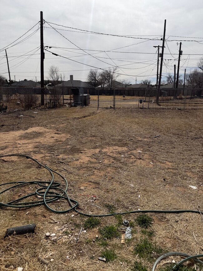 Building Photo - 2906 Beech Ave