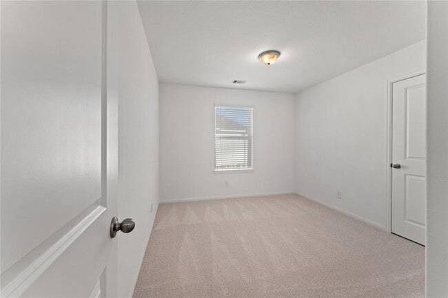 Building Photo - 550 Long Beach Bay Dr