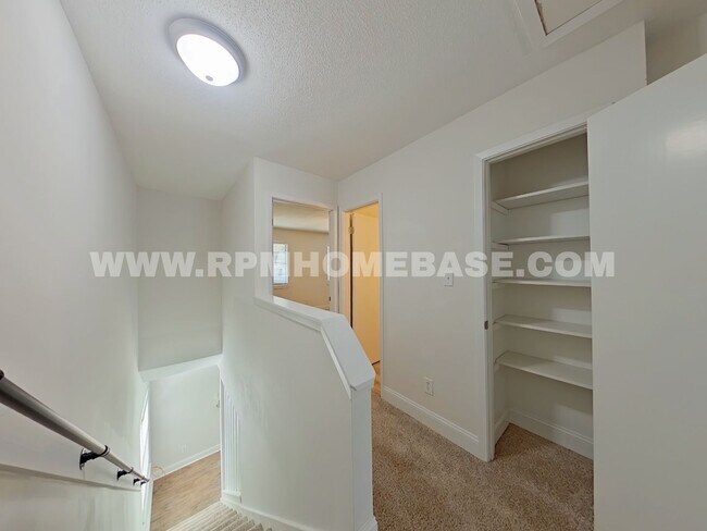 Building Photo - Spacious Dog-Friendly Townhome | Minutes from Eglin AFB & Hurlburt Field
