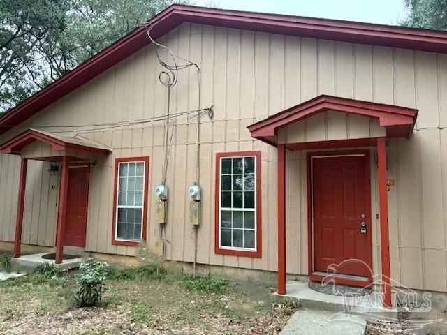 Building Photo - 537 Petros Cir