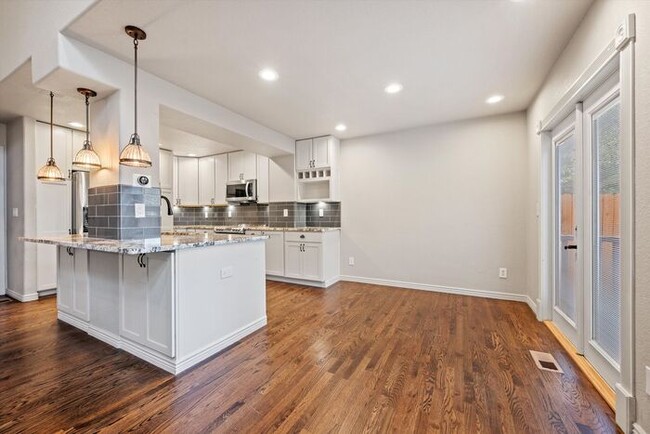 Building Photo - Beautiful 4-Bedroom Home in Lakewood with Finished Basement & Private Backyard
