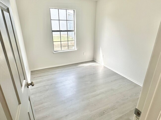 Building Photo - NEW IN MANAGEMENT - AVAILABLE NOW!