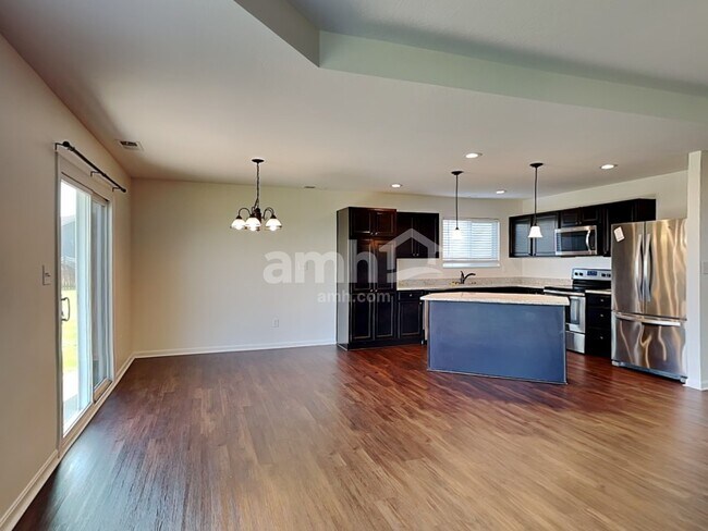 Building Photo - 5693 W Woods Edge Dr