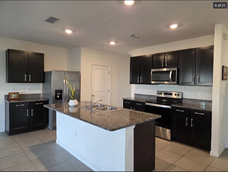 Building Photo - 5977 Briar Rose Wy