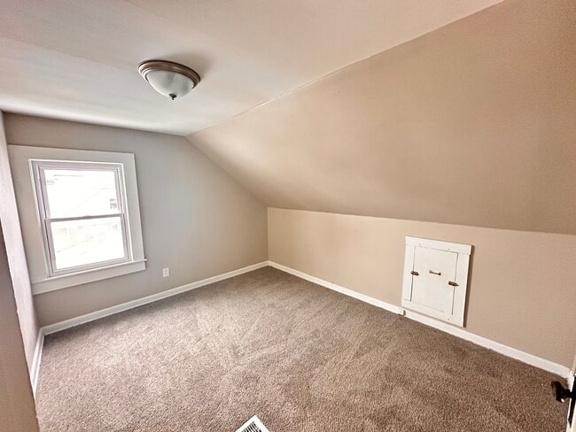 Building Photo - 2704 W Concordia Ave