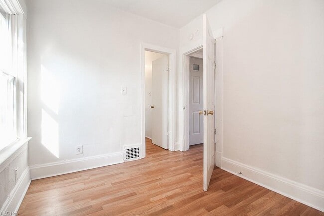 Building Photo - 3992 E 26th St