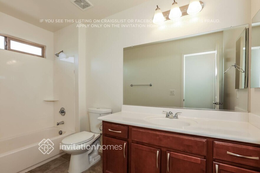 Building Photo - 1447 S Ponderosa Dr