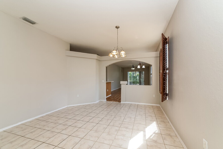 Building Photo - 12262 Hollybush Terrace