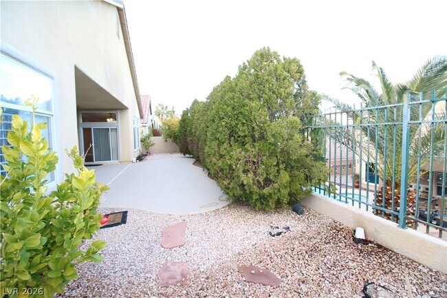 Building Photo - 1520 Vía Cassia