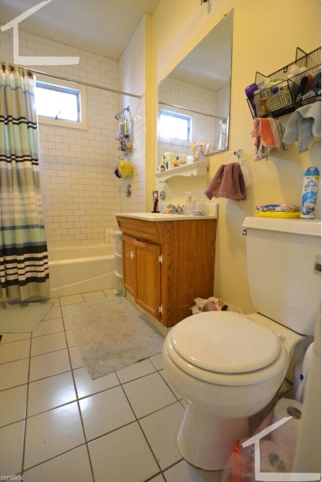 Building Photo - Sunny Allston 3-Bed/1-Bath for 9/1