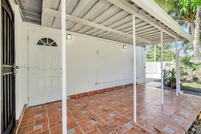 Building Photo - 2419 Coolidge St