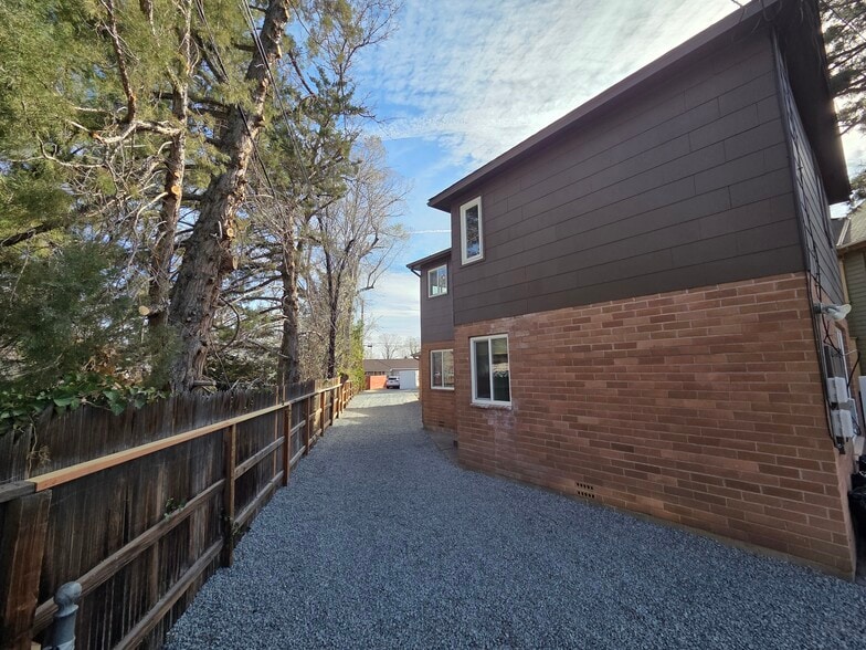 Building Photo - 1211 Gordon Ave