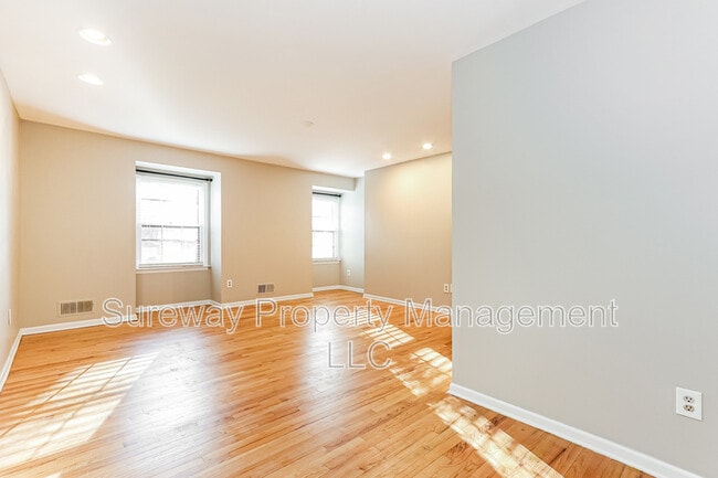 Building Photo - 513 Glenmere Ave