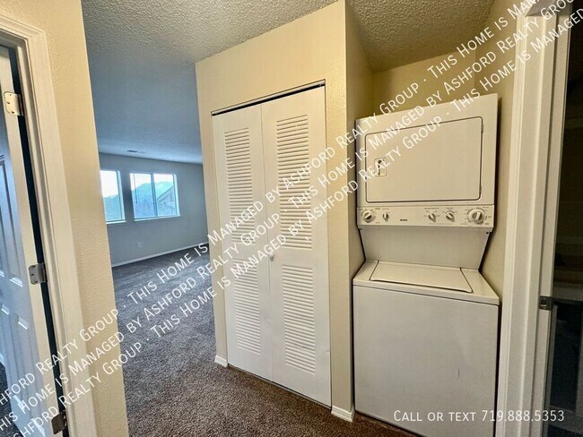 Building Photo - 1120 Yuma St