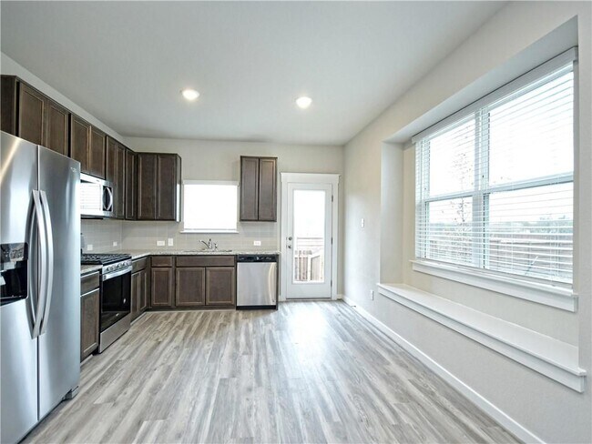 Building Photo - 17201 Leafroller Dr