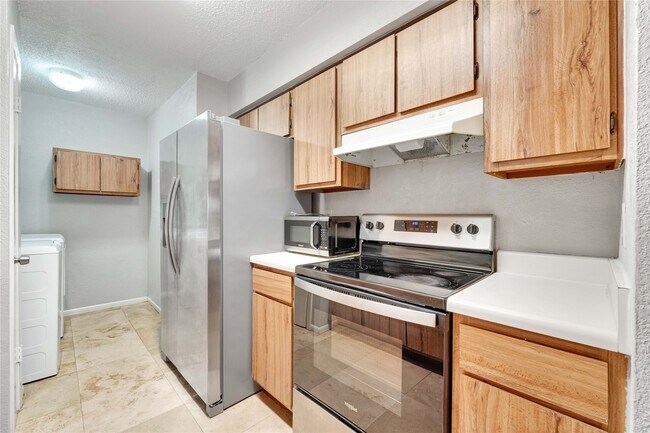 Building Photo - 2800 Jeanetta St