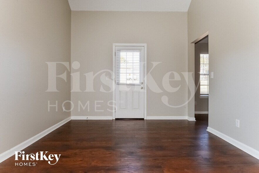Building Photo - 165 Cinnamon Oak Cir