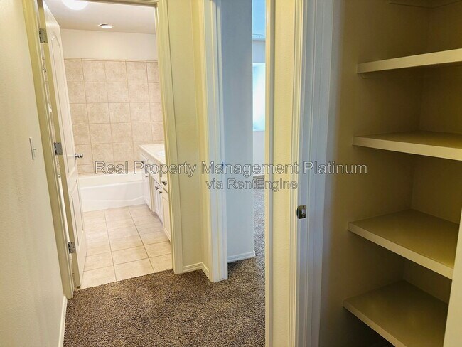 Building Photo - 1648 Camino Ln