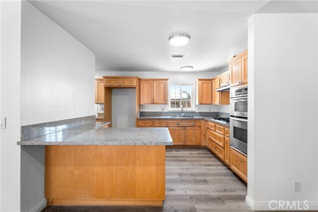 Building Photo - 8691 Davmor Ave
