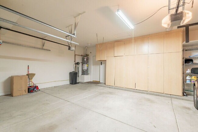 Building Photo - 7167 W Abraham Ln