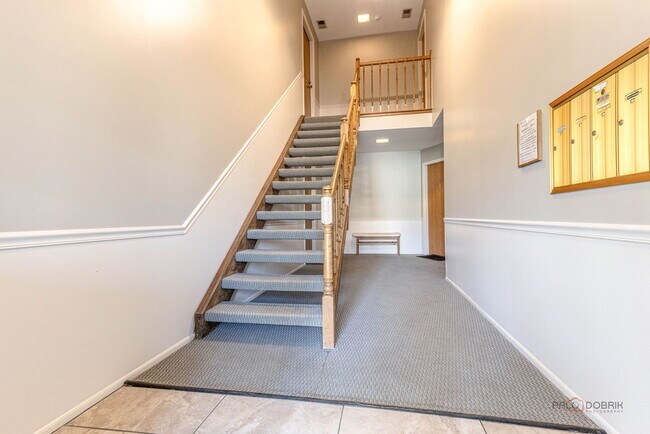 Building Photo - 203 Blossom Ct